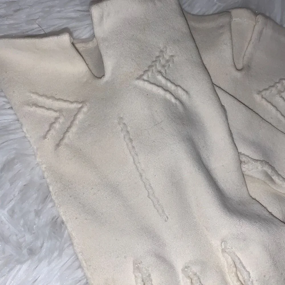 Vintage MCM‎ White Textured Gloves Size Small